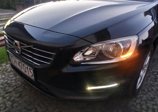 Volvo V60 cena 31600 przebieg: 233114, rok produkcji 2013 z Choszczno małe 596